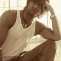 Pedro Enrique pensando en el barco