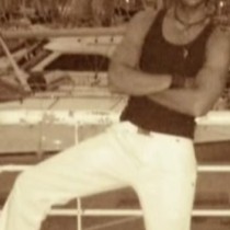 Pedro-Enrique-España-Vuela-Vuela-Vuela-Cantante