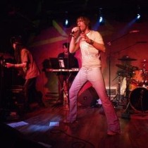 pedro-enrique-cantante-españa-vuela-alejandro-abad-festival-viña-del-mar